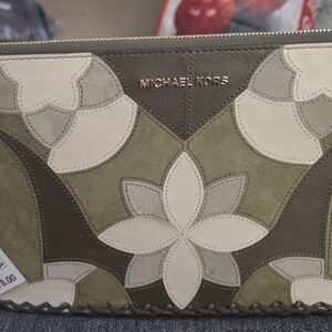 Michael Kors Daniela Olive Green Large Leather Wristlet